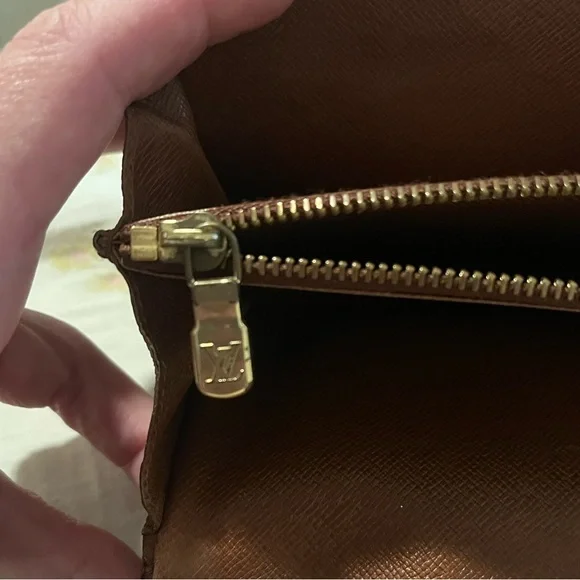 Louis Vuitton Black and Brown Monogram Wallet - Picture 7 of 12